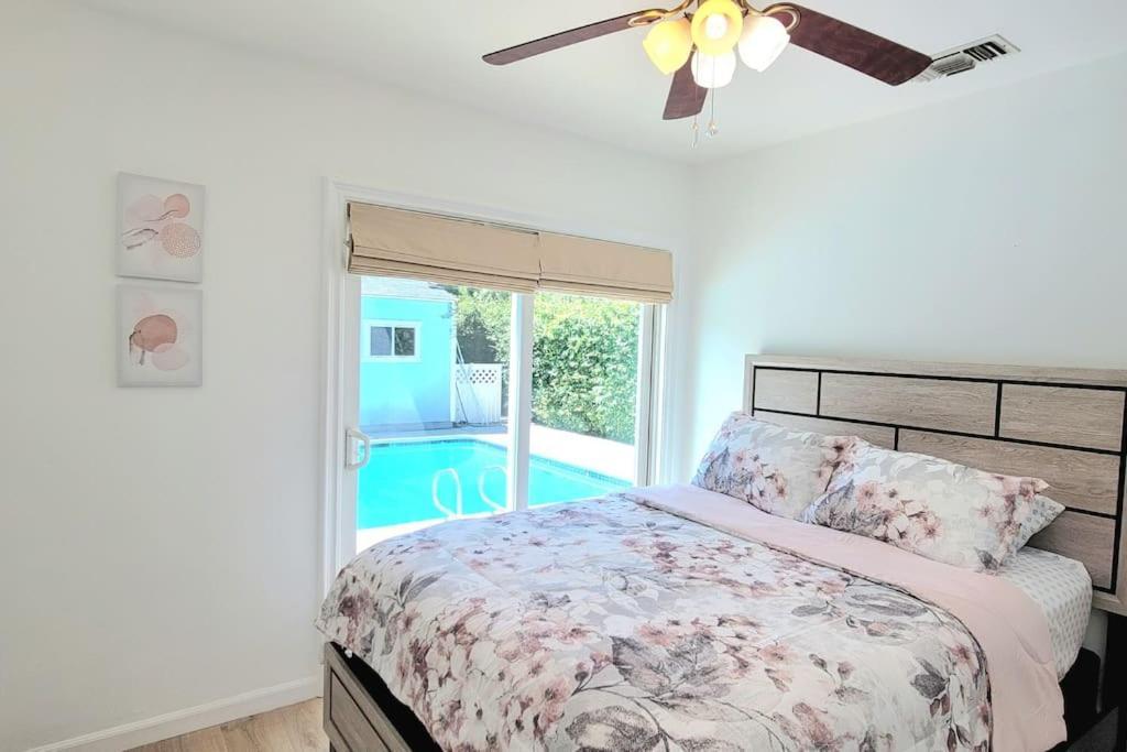 Newly Furnished Pool House Hébergement de vacances Los Angeles