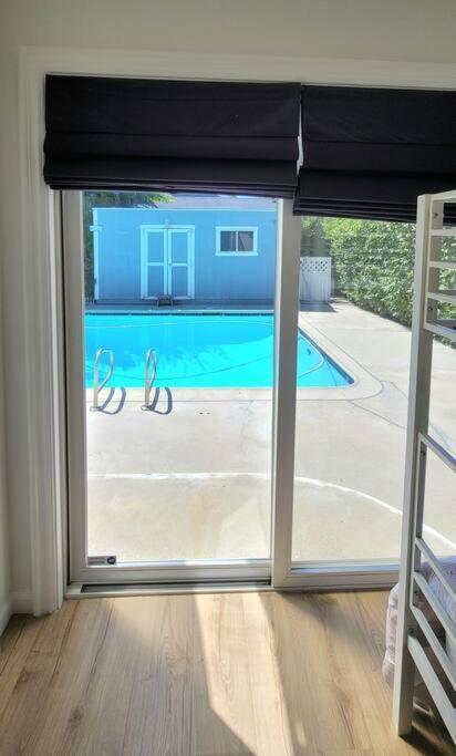 Newly Furnished Pool House Hébergement de vacances Los Angeles