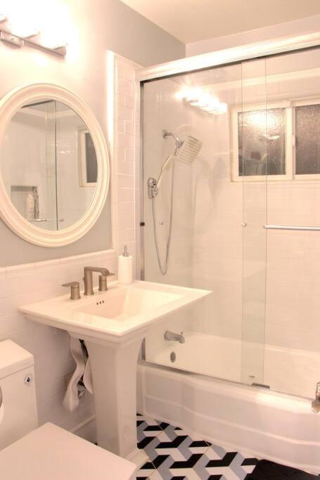 Hébergement de vacances Newly Furnished Pool House *