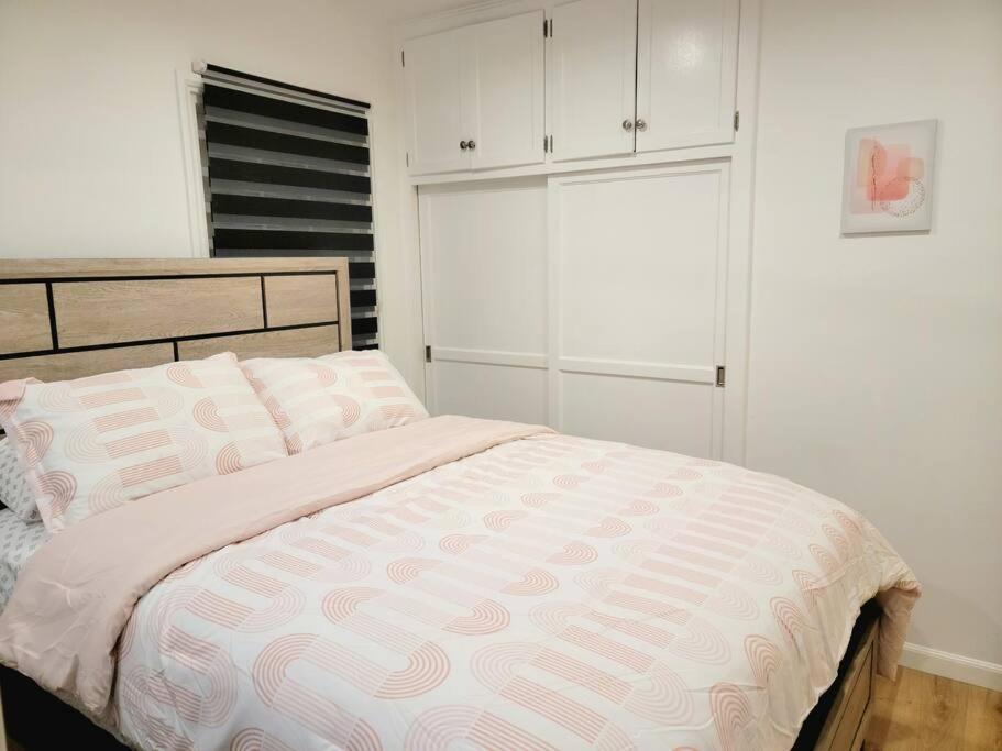 Newly Furnished Pool House Hébergement de vacances Los Angeles