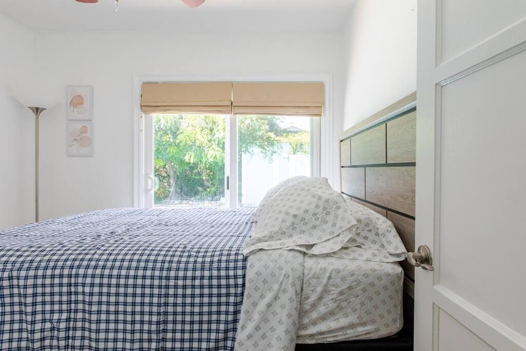 Newly Furnished Pool House Hébergement de vacances Los Angeles