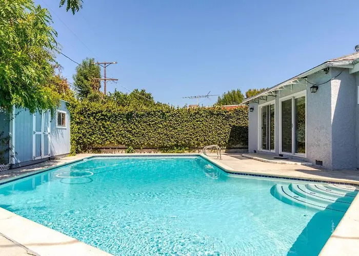 Newly Furnished Pool House