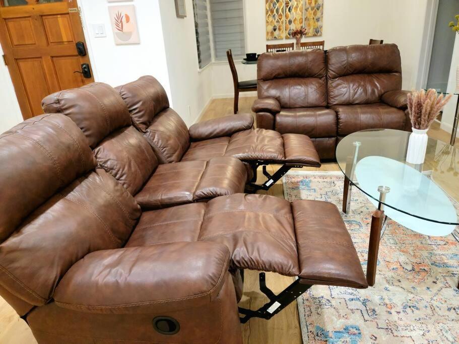 Newly Furnished Pool House Holiday home Los Angeles